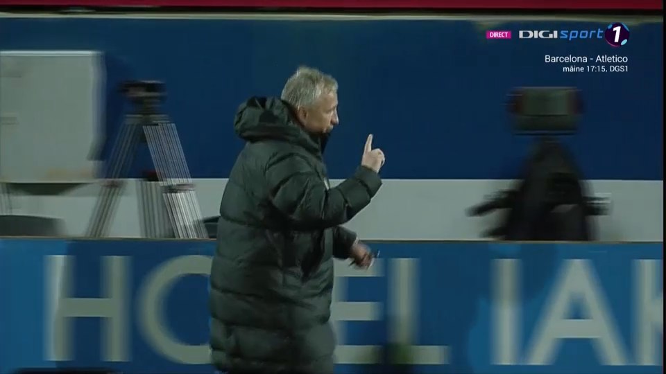 Gest nesportiv din partea lui Dan Petrescu la finalul partidei cu Farul. Cum a reacționat antrenorul campioanei după ce l-a învins Hagi