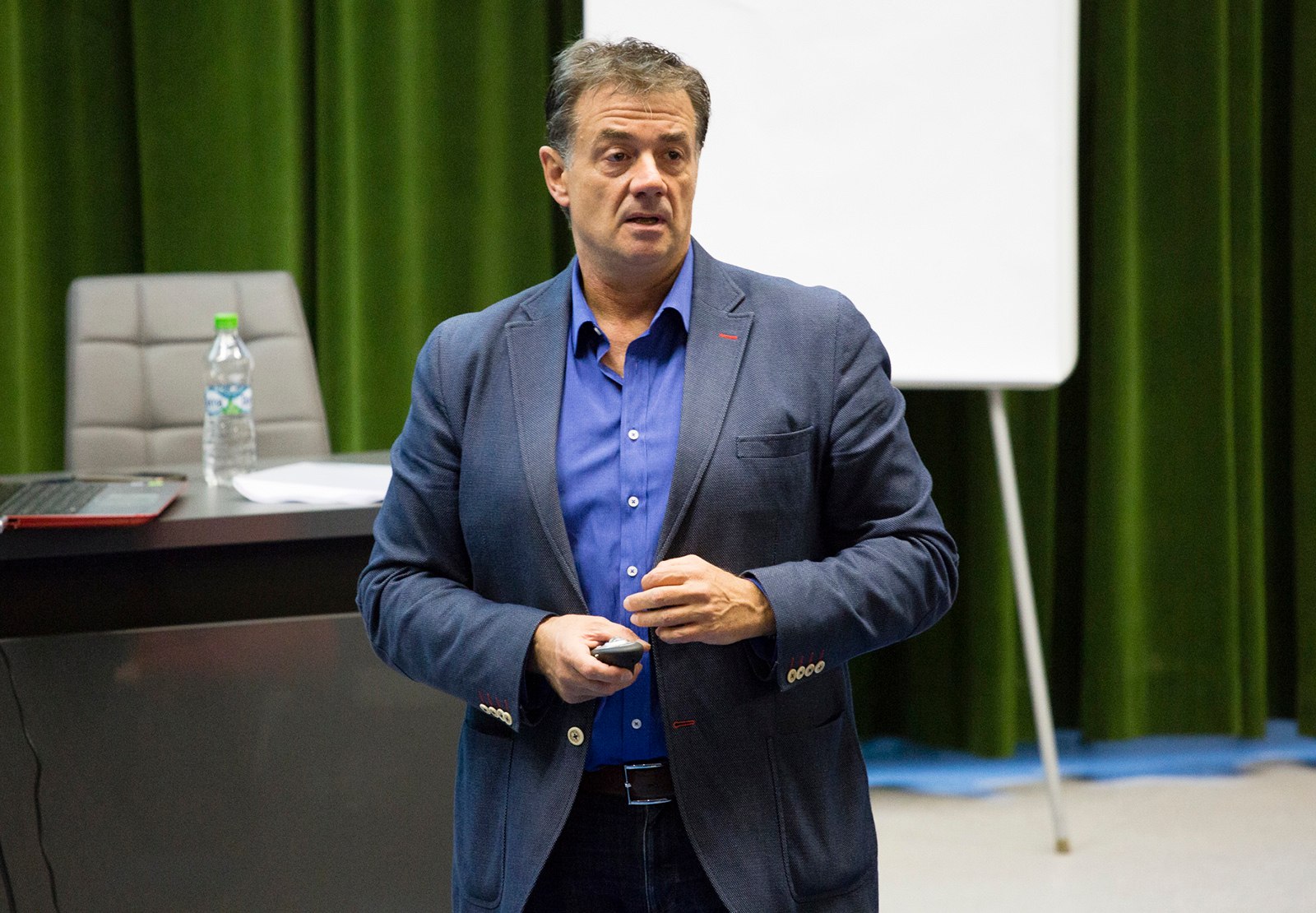 Kyros Vassaras a analizat fazele din Rapid – FCSB. Verdict uluitor după faulturile lui Onea și Grigore