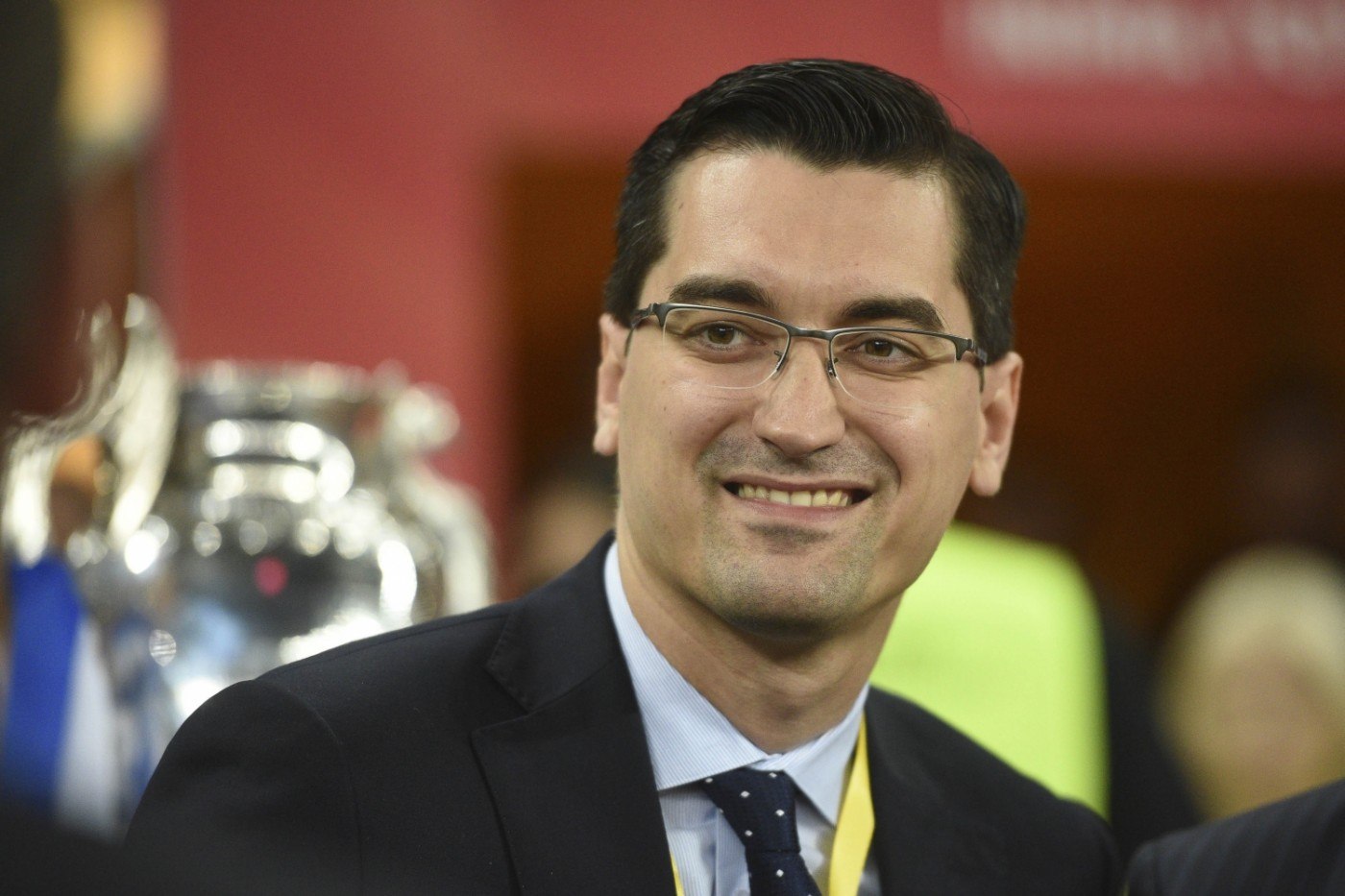 FRF și afacerea arbitrilor trimiși la arabi. Sumele fabuloase pe care le primesc „fluierașii” de la șeici