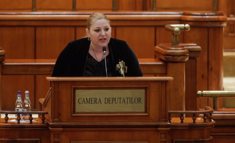 Gest ostentativ al Dianei Șoșoacă: Senatoarea anunță prin intermediul Parlamentului că merge la un eveniment al Ambasadei Ruse
