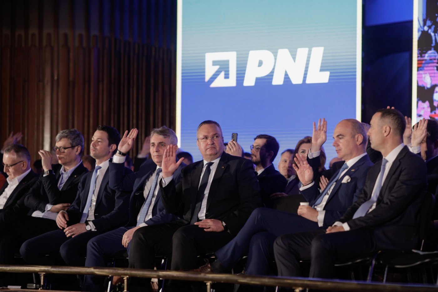 PNL a decis mandat flexibil pentru Ciucă în negocierile cu PSD. Ce înseamnă decizia