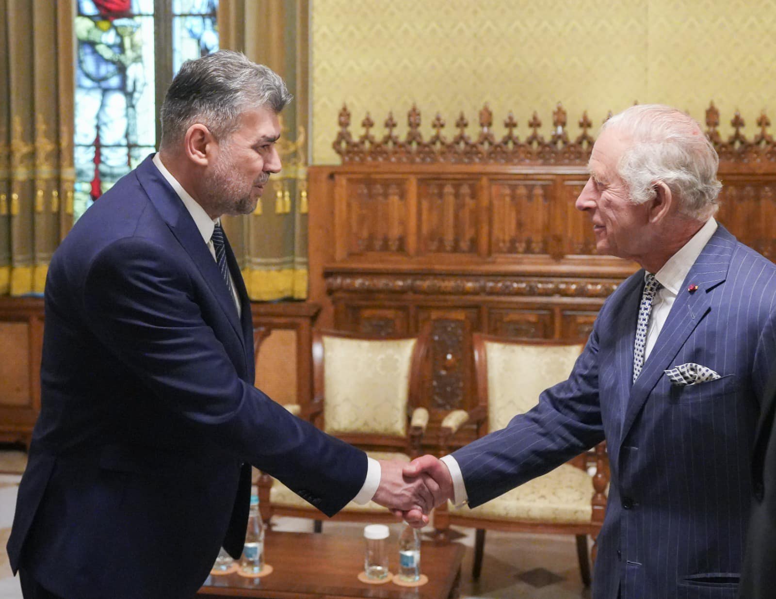 Ciolacu, discuție privată cu Regele Charles: O prietenie inestimabilă care ne onorează și ne inspiră