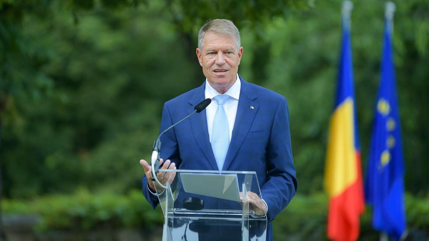 Iohannis a transmis un mesaj de condoleanţe preşedintelui SUA, în urma atacului armat din Maine