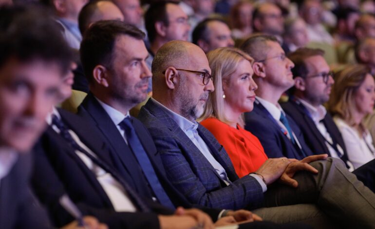 Liderii partidelor din Opoziție, cu excepția AUR, invitați la congresul USR. Discursurile, axate pe critici aduse Puterii | VIDEO