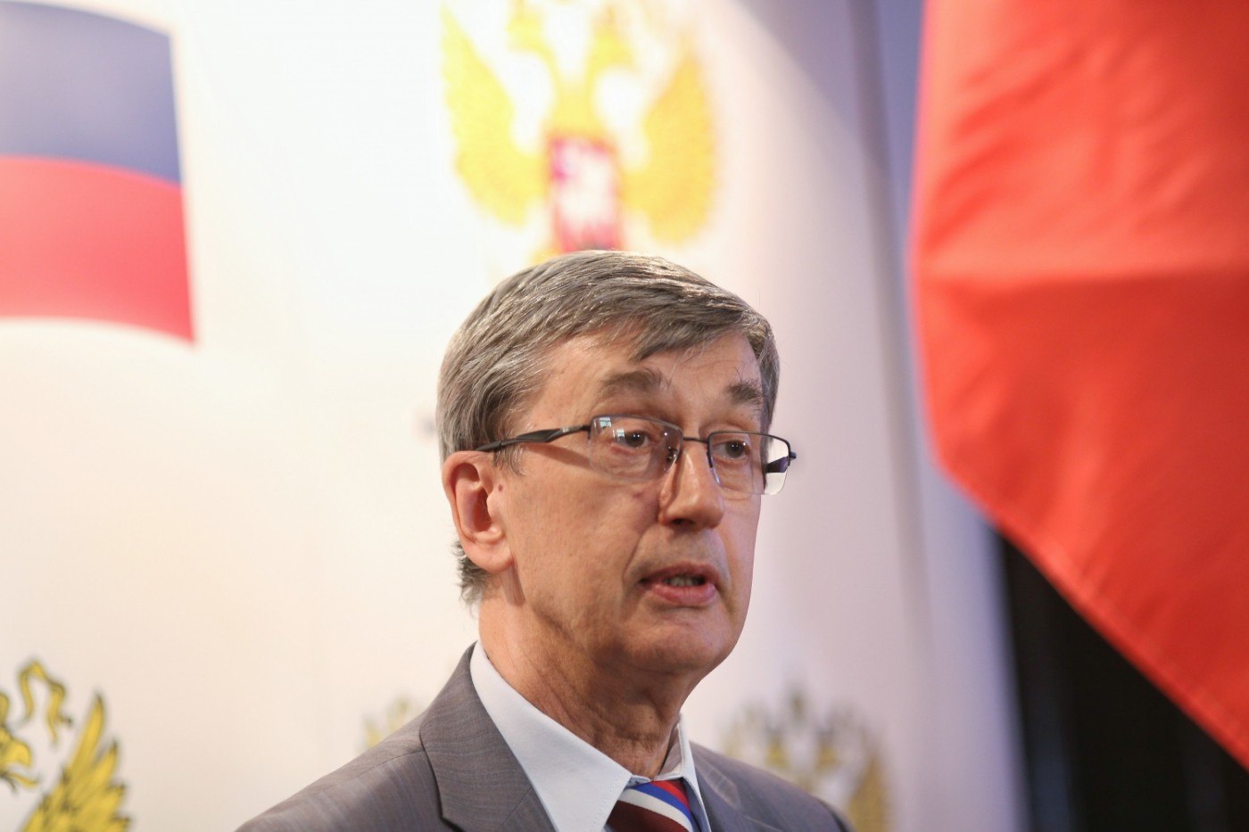 Cum a ajuns partidul AUR să fie lăudat de ambasadorul Rusiei