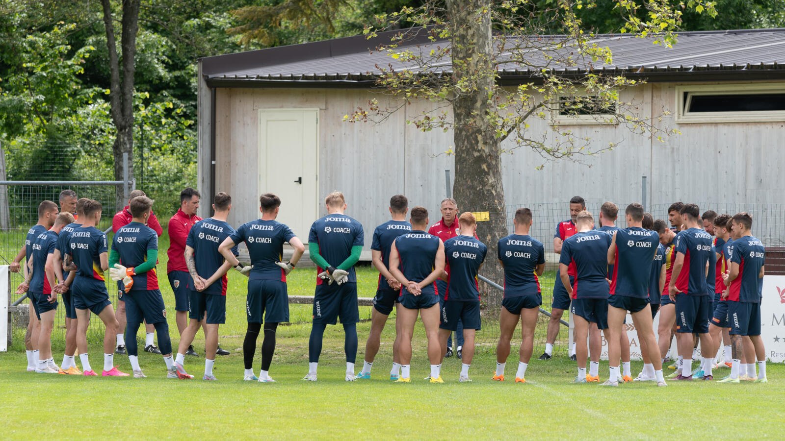 EURO 2023 U21. Săndoi a băut apă după Iordănescu. Naționala e zero, selecționerul vede o „creștere la nivel de joc”