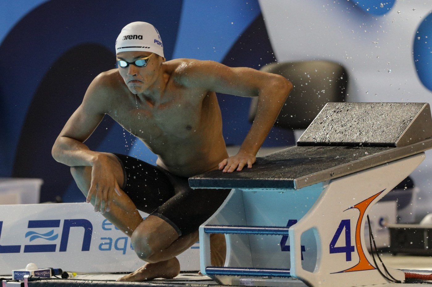 David Popovici e de neoprit. L-a spulberat pe campionul olimpic! Semne bune anul are