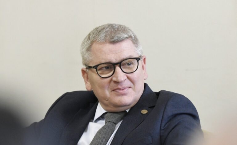 Fără creșteri de taxe și impozite în 2024. Amendamentul, adoptat de Comisiile de buget-finanțe