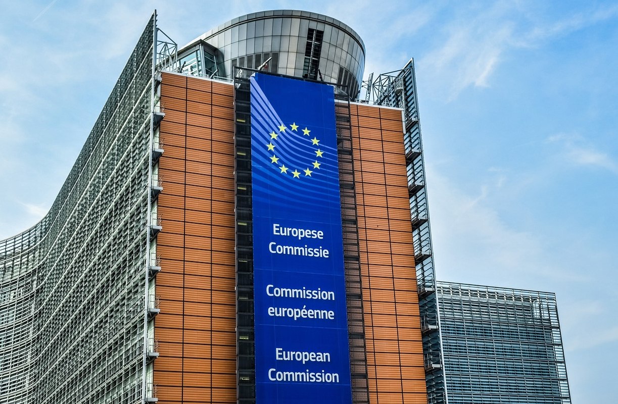 Comisia Europeană clasează două acțiuni de infringement împotriva României