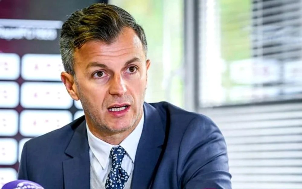 Ovidiu Burcă, pas în spate la Dinamo. Pe cine vor aduce acționarii în locul lui