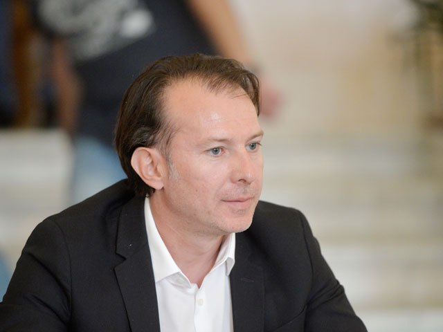 Senatul decide astăzi dacă îi ridică imunitatea lui Cîțu