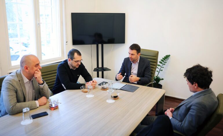 USR, în plin război contra DNA, sesizează Comisia Europeană pe tema dosarului privind vaccinurile anti-COVID-19. PSD: O aberație sinistră