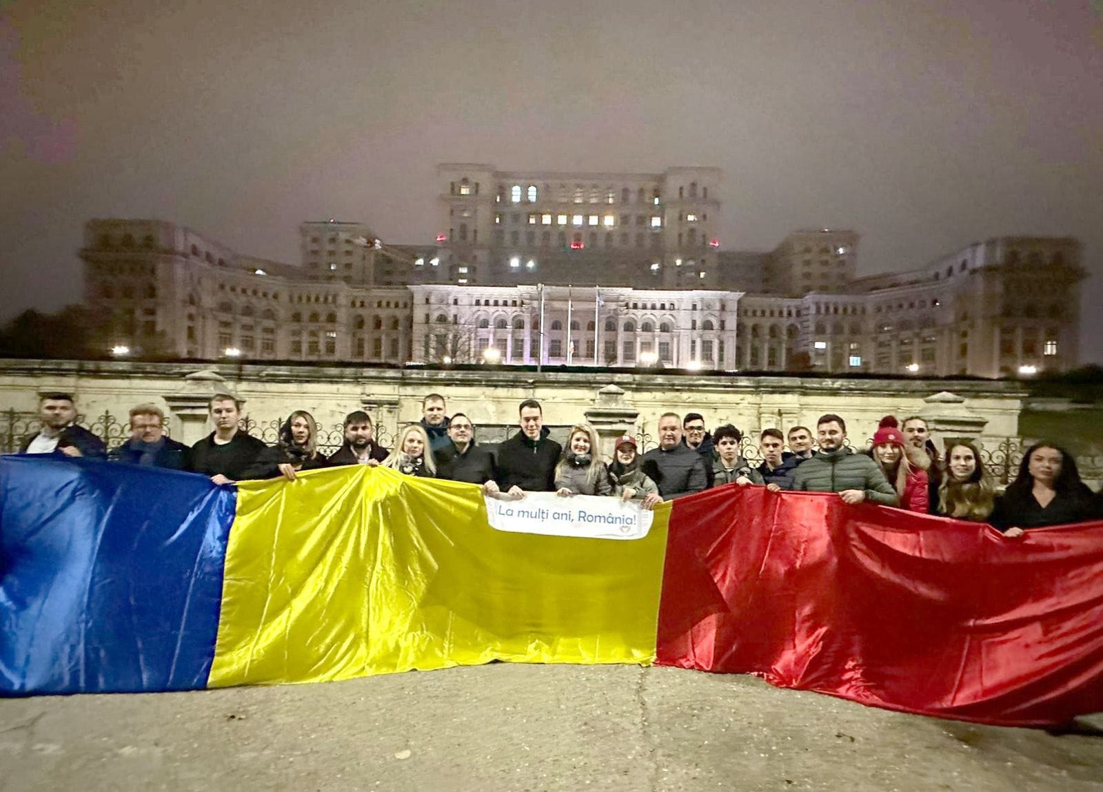 Ciucă: „Iubirea de ţară stă în inimă şi în faptă”. Ce mesaje au transmis alți lideri PNL