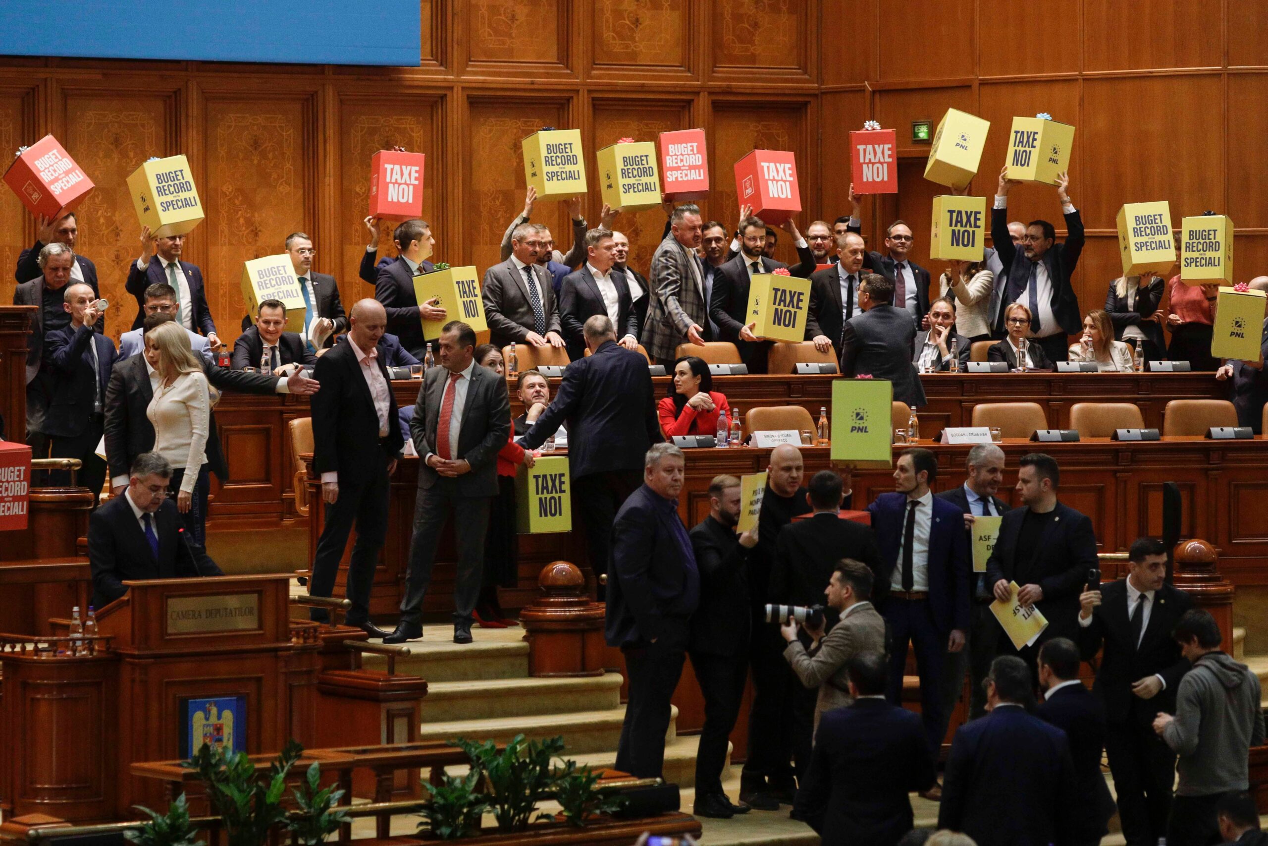 Legea bugetului de stat și cea a asigurărilor sociale pe anul 2024 au fost adoptate de Parlament