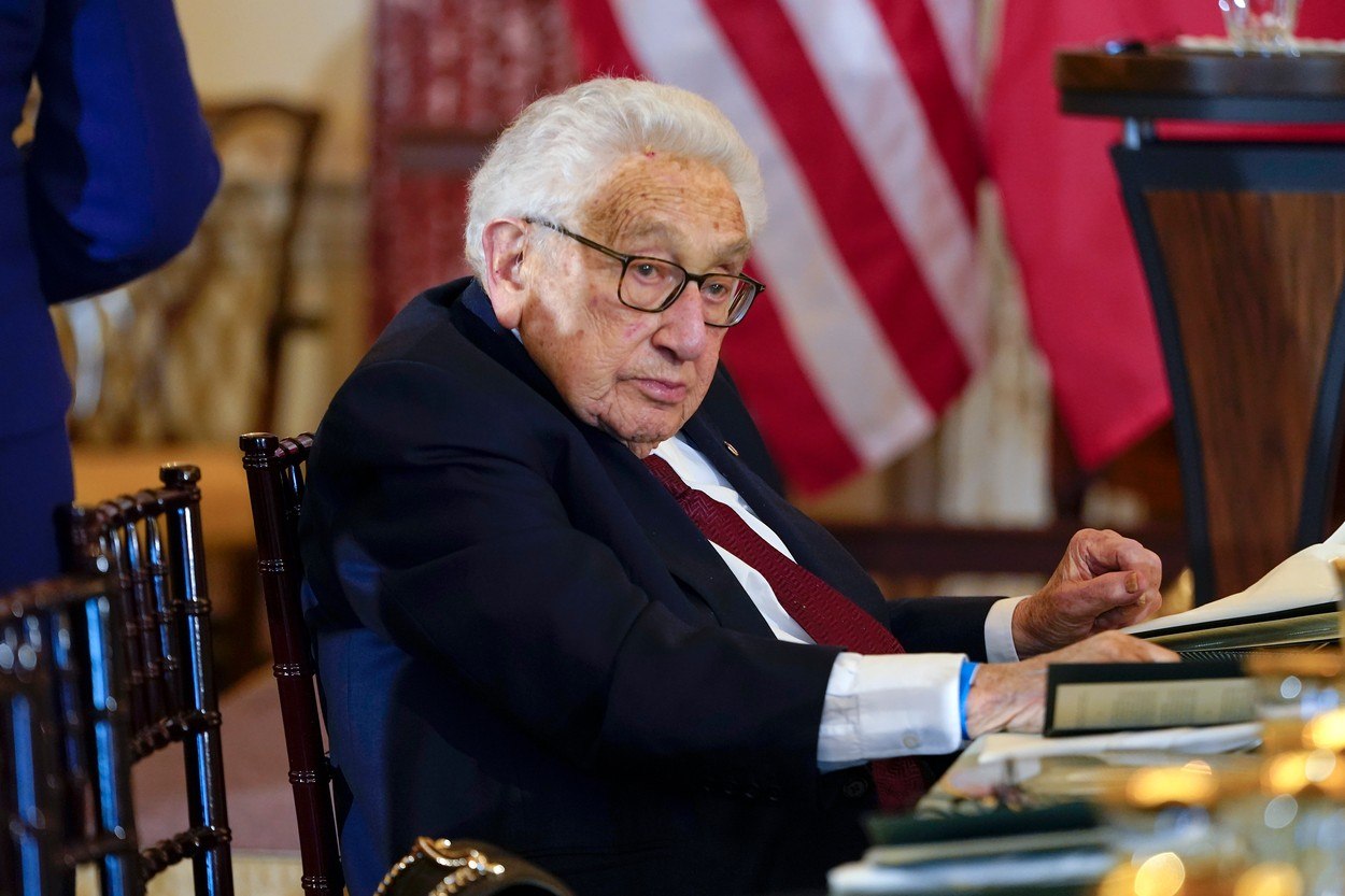 Ciolacu, la moartea lui Kissinger: Contribuţia sa va continua prin moştenirea lăsată în domeniul politicii externe