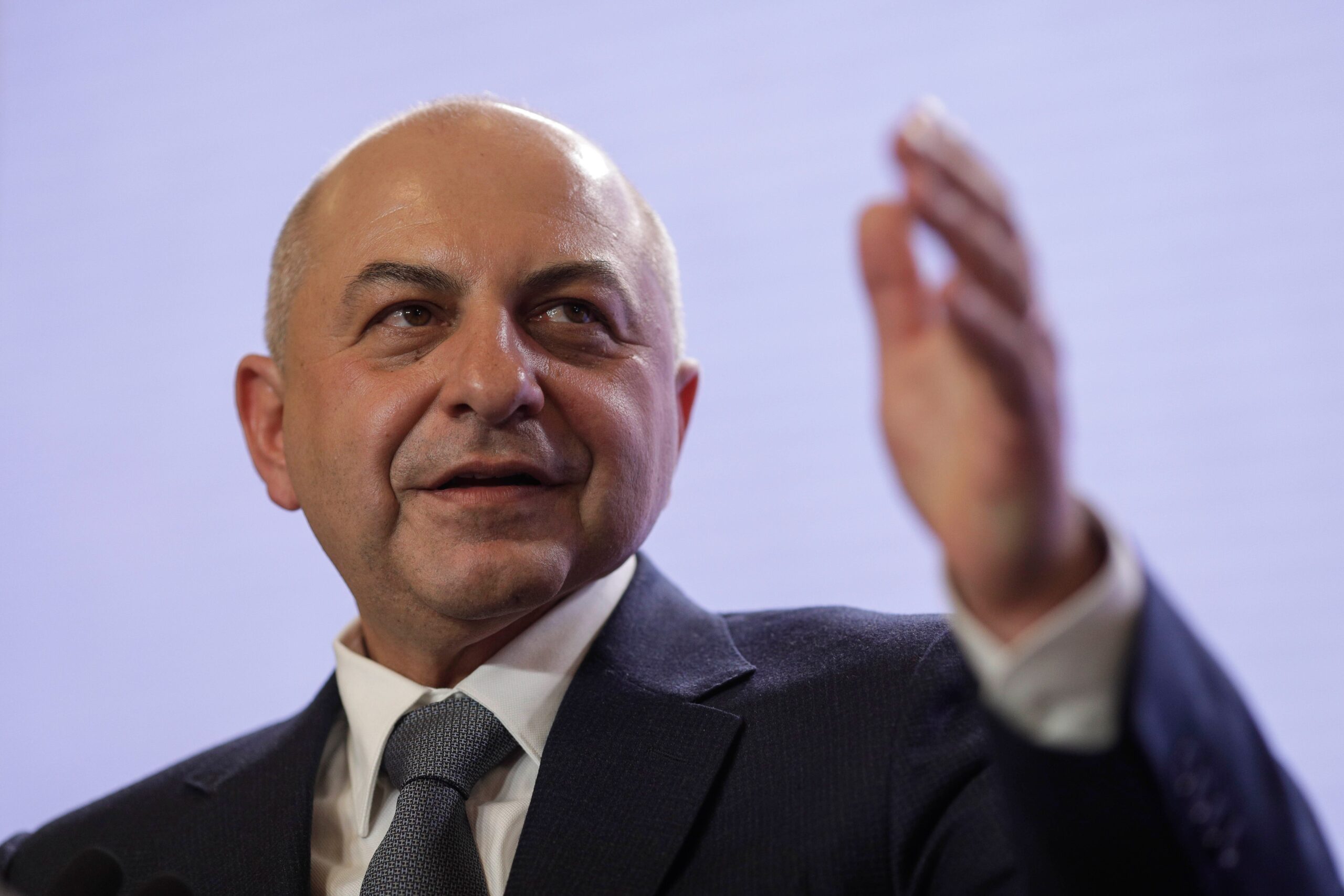 Cîrstoiu: „Puteam să fiu de multe ori ministrul Sănătăţii în viaţa asta”. Candidatul Coaliției, împotriva desființării sectoarelor Capitalei