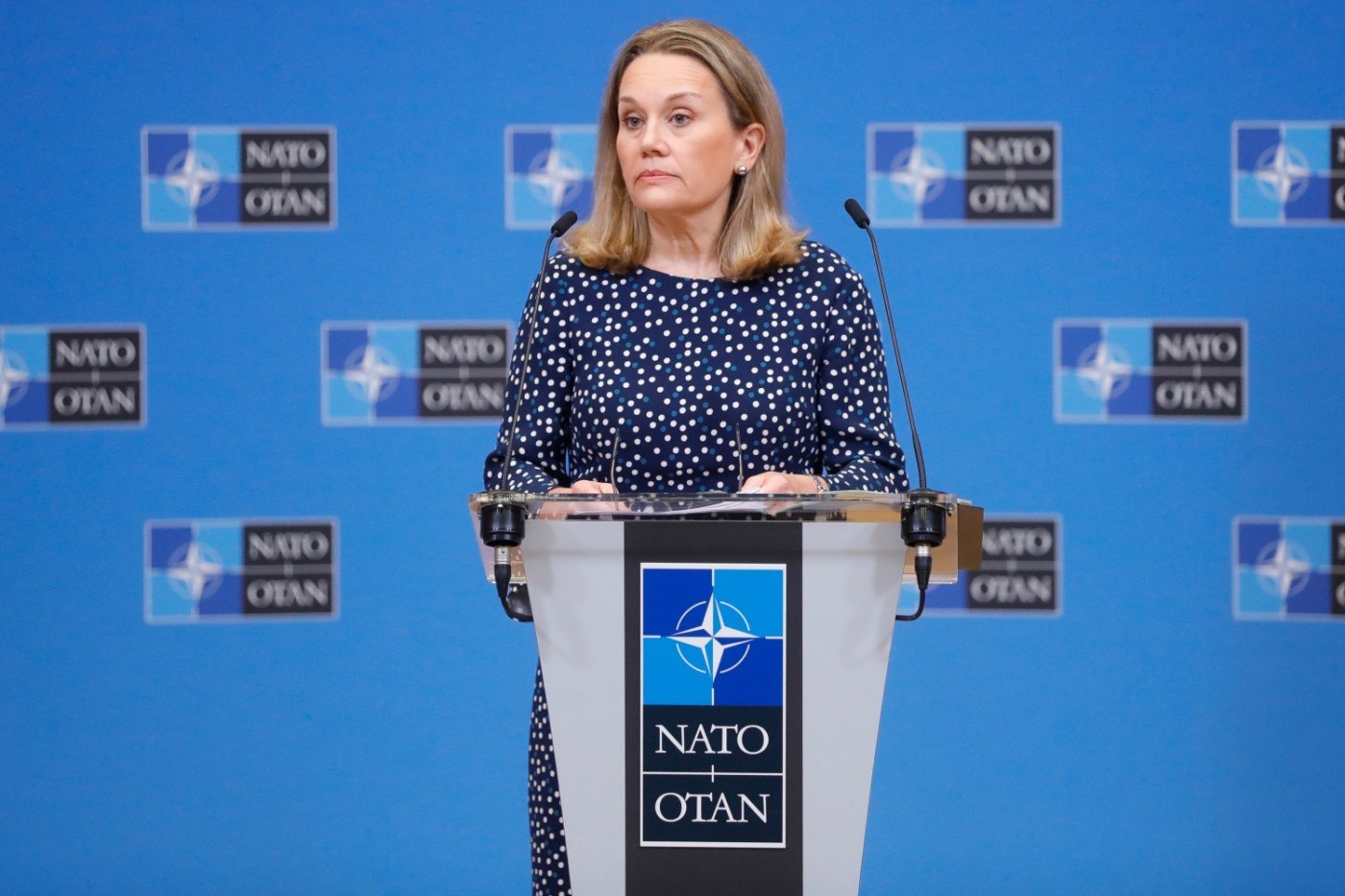 Ambasadoarea SUA la NATO: Îl susţinem pe Mark Rutte. Prietenului nostru, Klaus Iohannis, toate cele bune