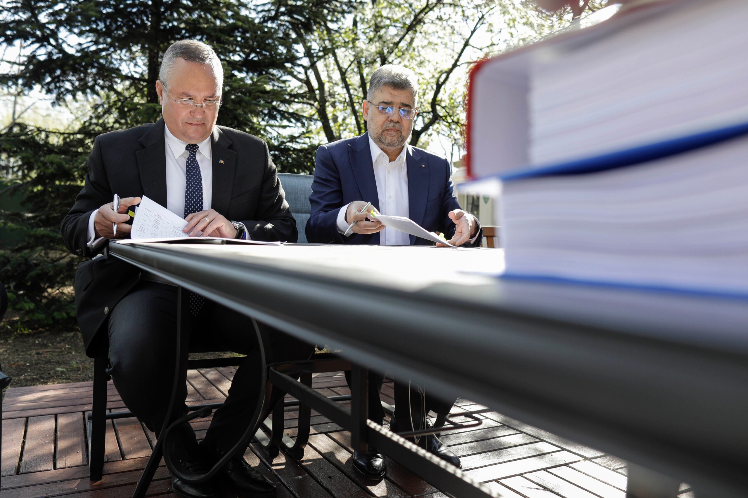 Ce note au obţinut politicienii la Bacalaureat. Unul dintre candidaţii la Preşedinţie nu a vrut să spună rezultatul de la Bac