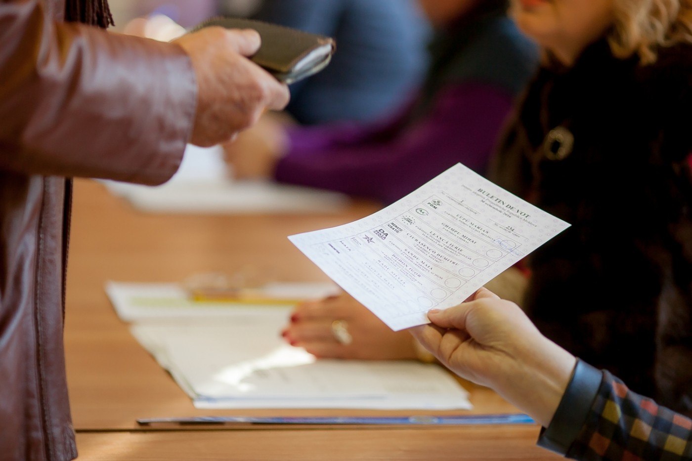 Sondaj: Alianța PSD-PNL ar obține 31,6% din voturi la europarlamentare, urmată de Dreapta Unită și AUR