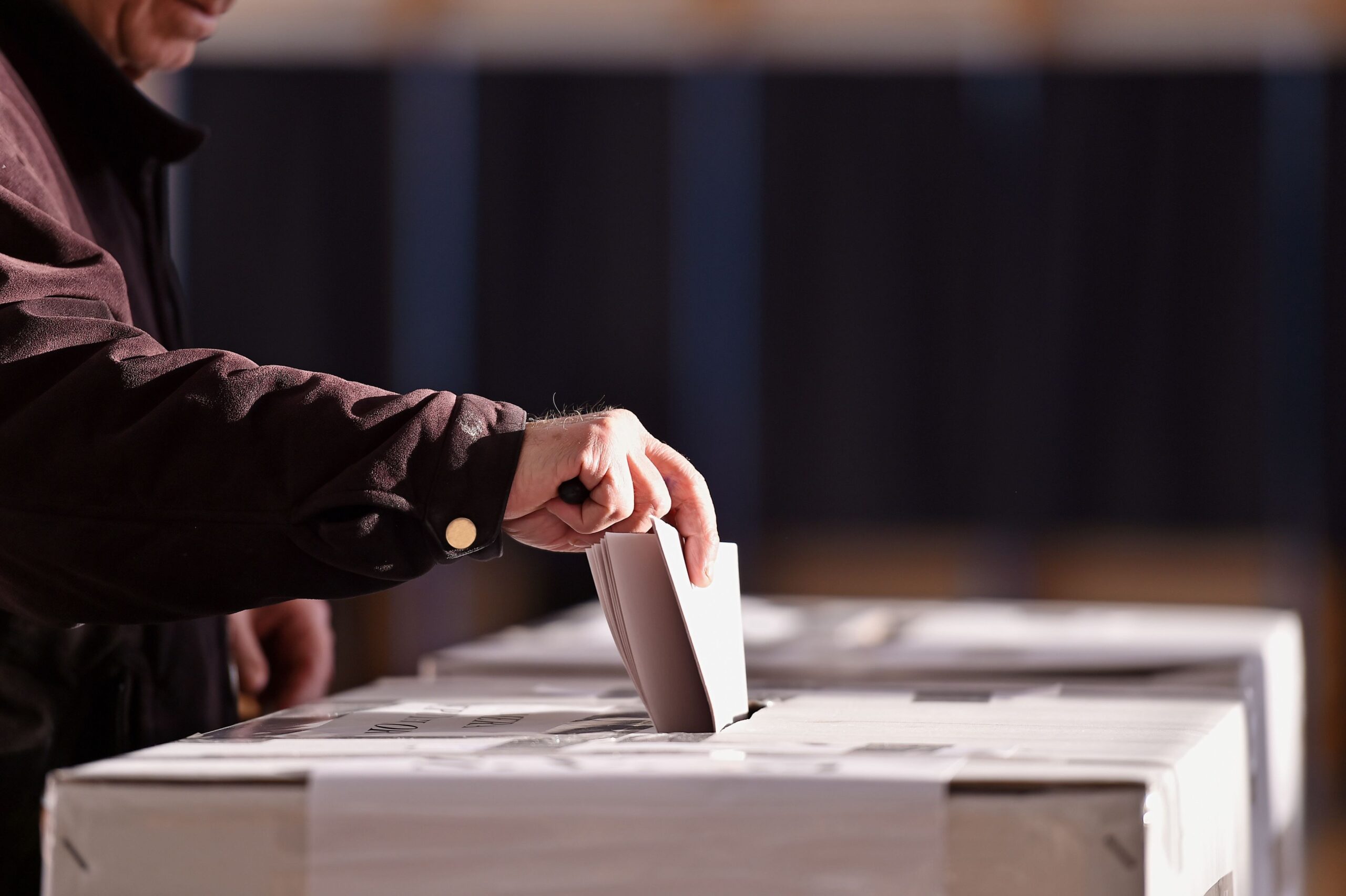 Sondaj INSCOP. PSD și PNL, pe primele locuri în intenția de vot pentru consiliile locale