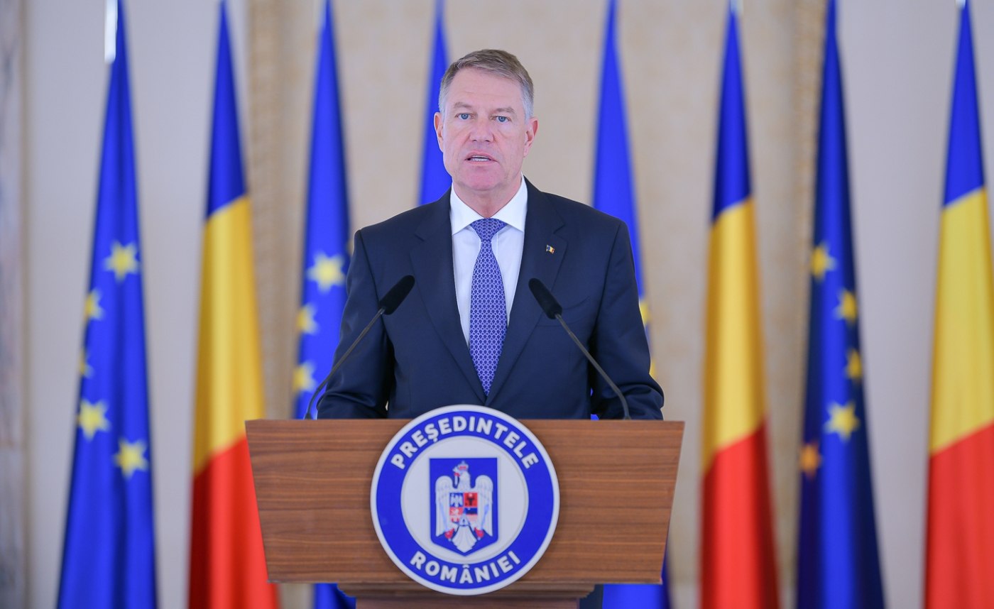 Klaus Iohannis a promulgat legea care permite devansarea alegerilor prezidenţiale în luna septembrie