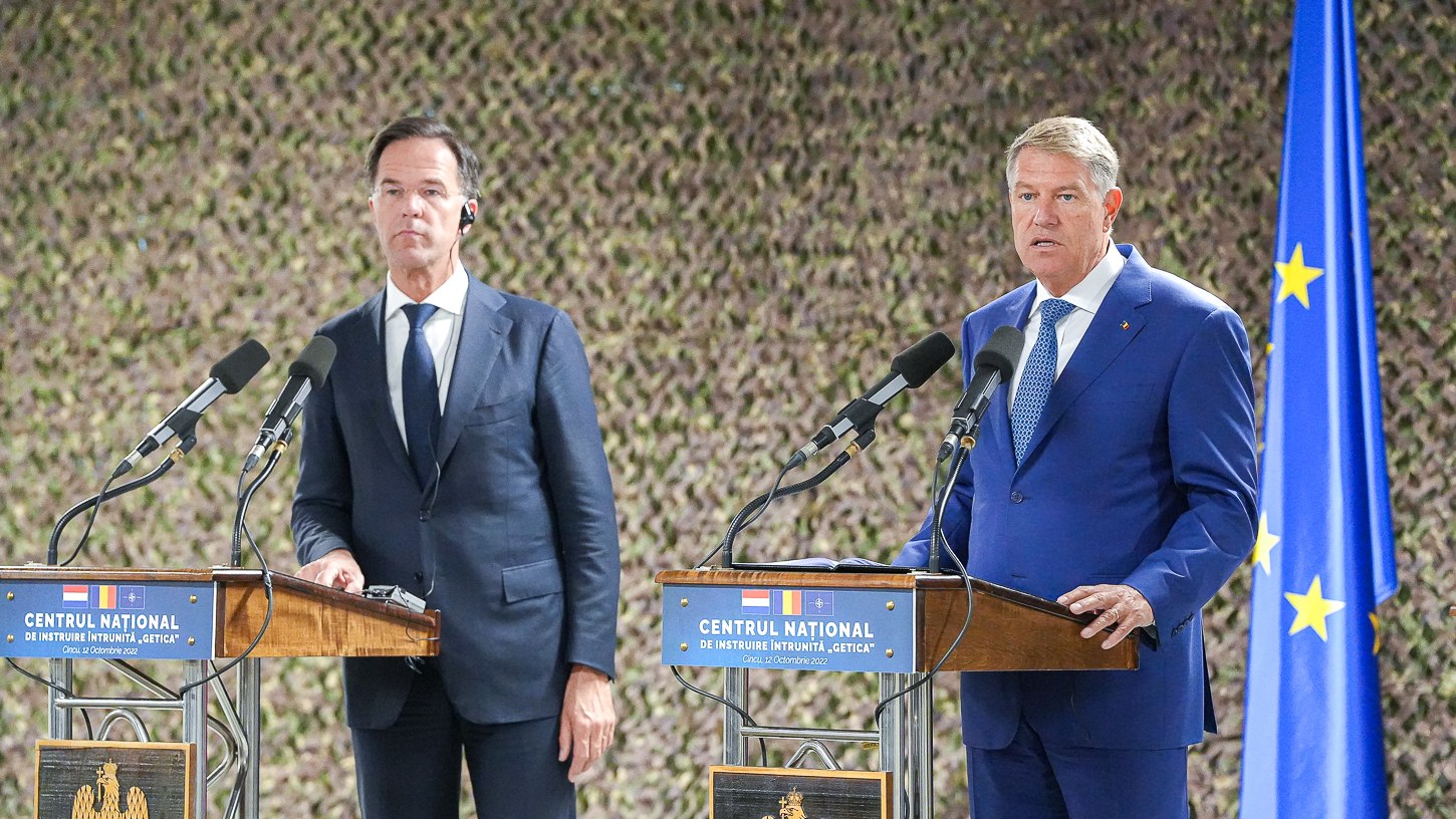 Presa turcă: Iohannis se pregătește de o retragere din cursa pentru șefia NATO