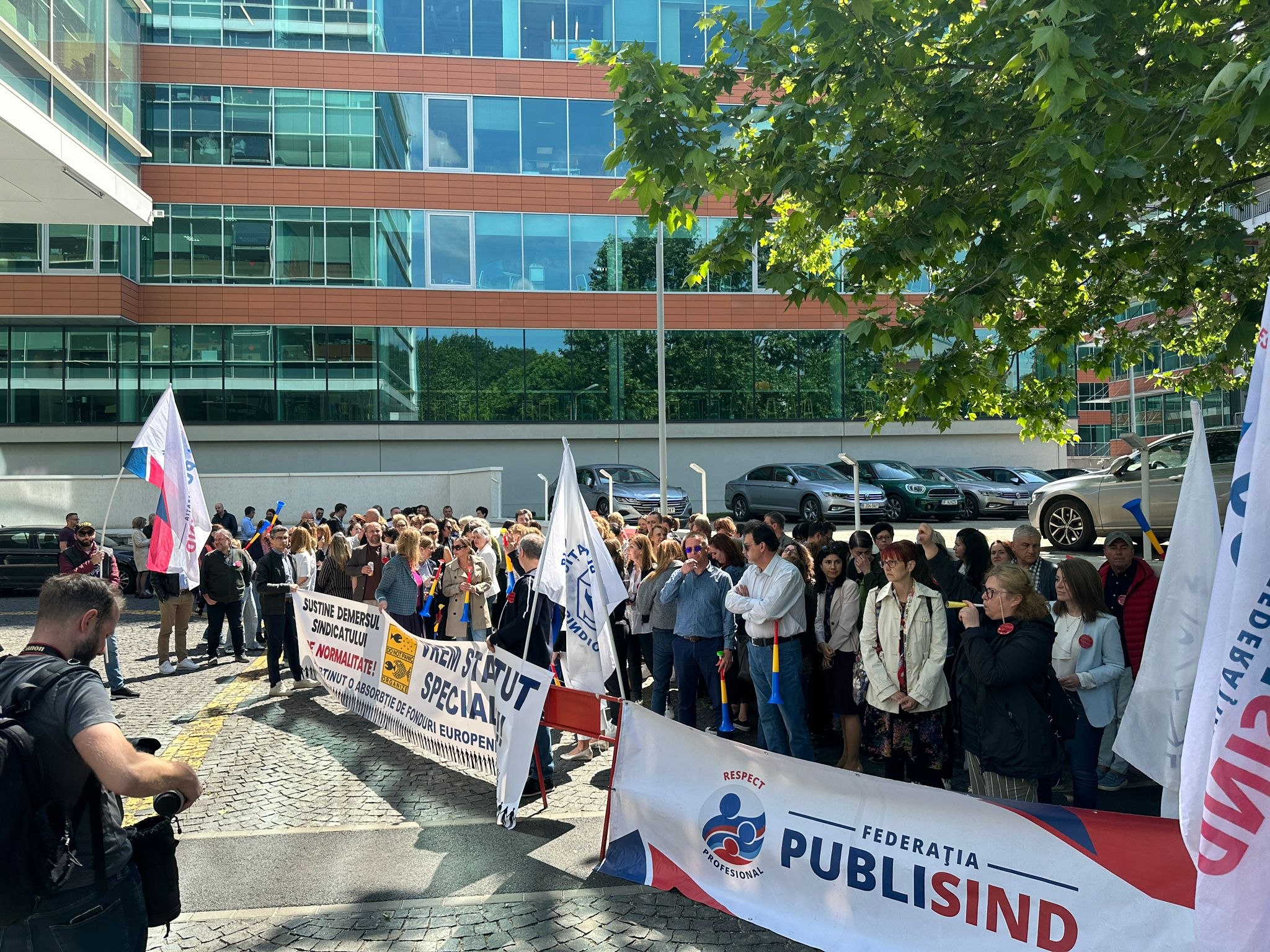 Nou protest al angajaților din aparatul de lucru al Guvernului. Programul de lucru a fost întrerupt și la MIPE