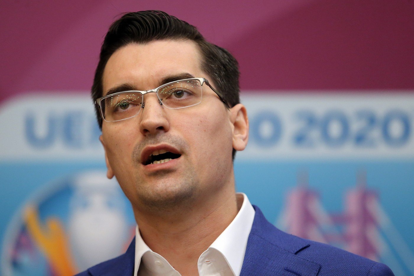 Burleanu, ținut în joc de glezne de Iordănescu: „Contractul meu?“. Răspunsul denotă un acord inexistent