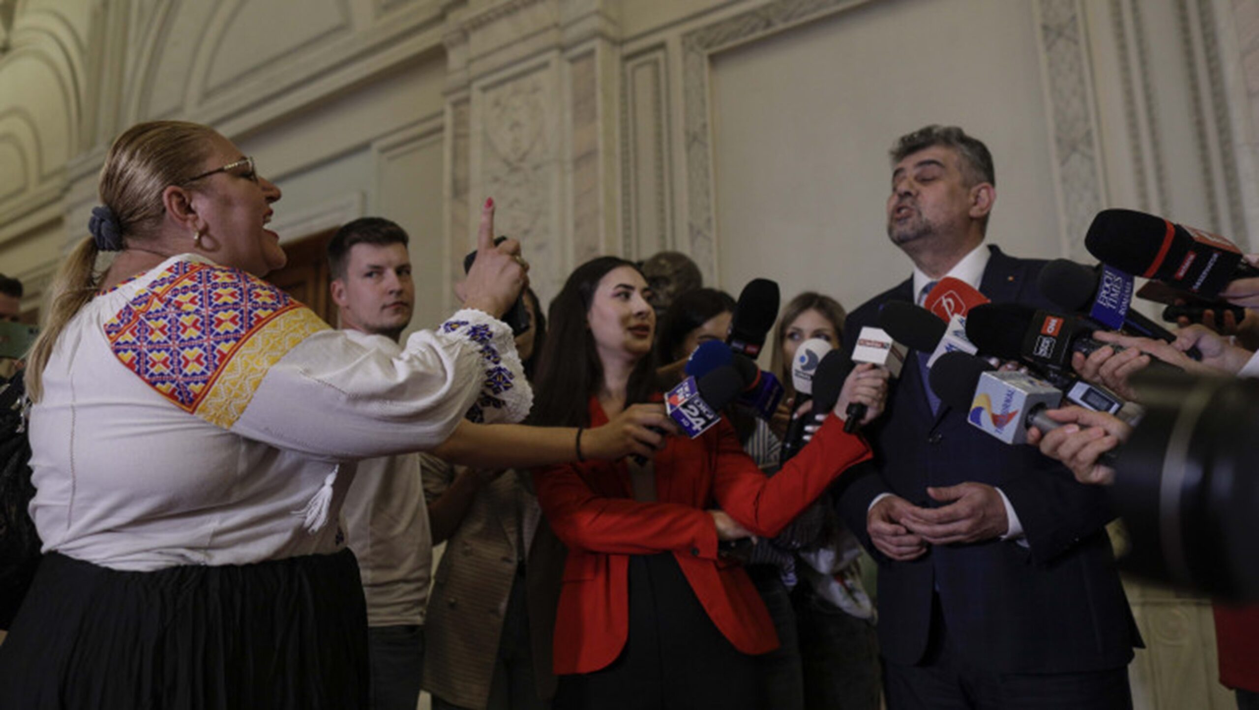 Sondaj INSCOP: Geoană este pe primul loc în topul încrederii românilor. Ce clasament conduce Sosoaca
