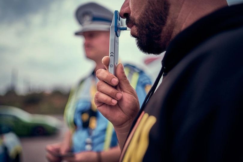 Cătălin Predoiu vrea reglementări clare: „Ai luat acest medicament, nu ai voie la volan”. Ce propune ministrul de Interne