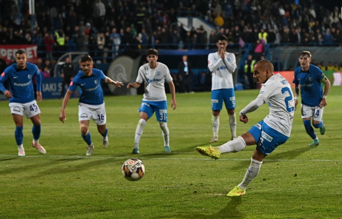 Universitatea Craiova învinge categoric UTA, pe teren propriu