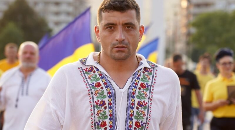 Profil de candidat. George Simion, de la peluza stadionului, pe un traseu cu inspirație legionară, spre Cotroceni