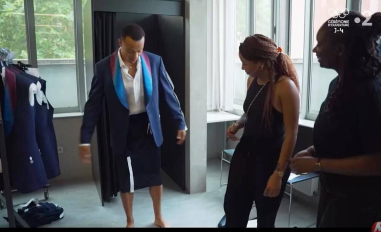 Atletul francez Sasha Zhoya, autorizat să poarte fustă la ceremonia de deschidere a Jocurilor Olimpice VIDEO