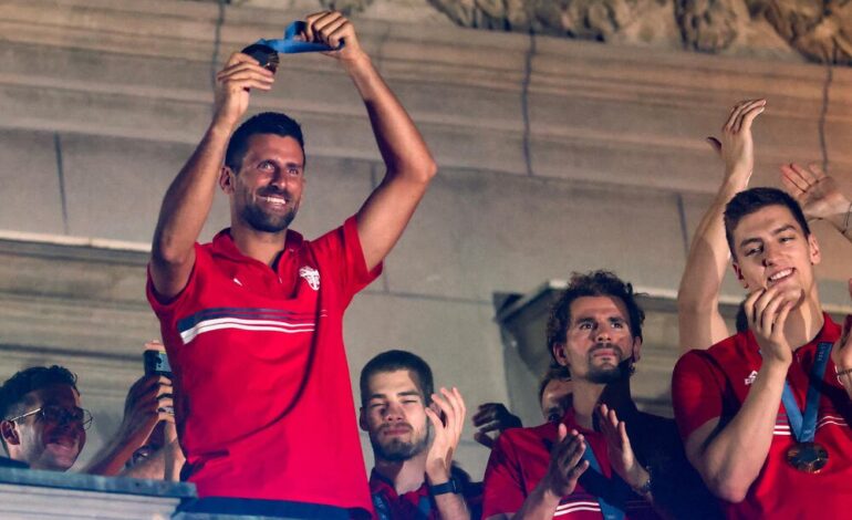 Djokovici și delegația olimpică a Serbiei, primire superbă la Belgrad: imagini cu eroii unei națiuni