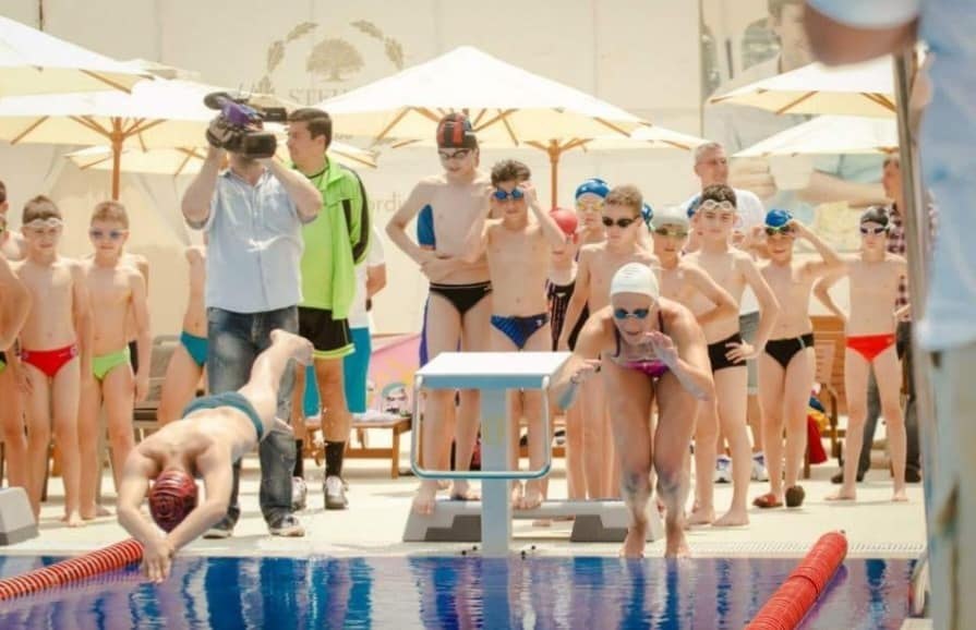 Camelia Potec: „Toţi copiii ar trebui să înveţe să înoate gratuit, nu contra-cost, aşa cum se întâmplă în România”