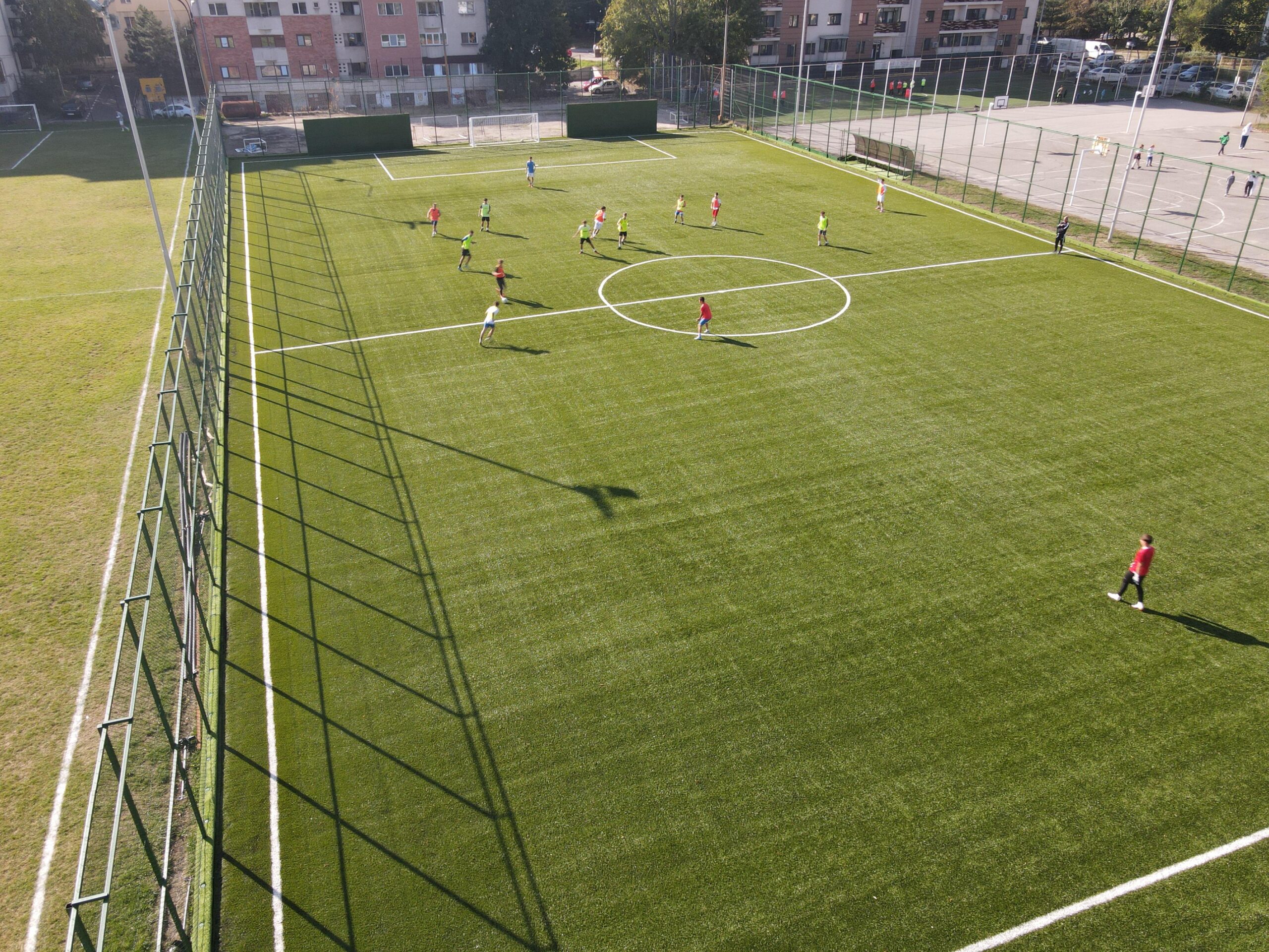 Baza sportivă, unde s-au format fotbaliști de top precum Mutu, refăcută pas cu pas. „Luăm copiii din stradă și le dăm o alternativă”