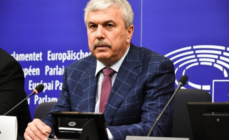 Europarlamentarul Dan Nica l-a dat în judecată pe George Simion: „Nu am, nu am avut diguri, iazuri, bălți de pește, baraje!”