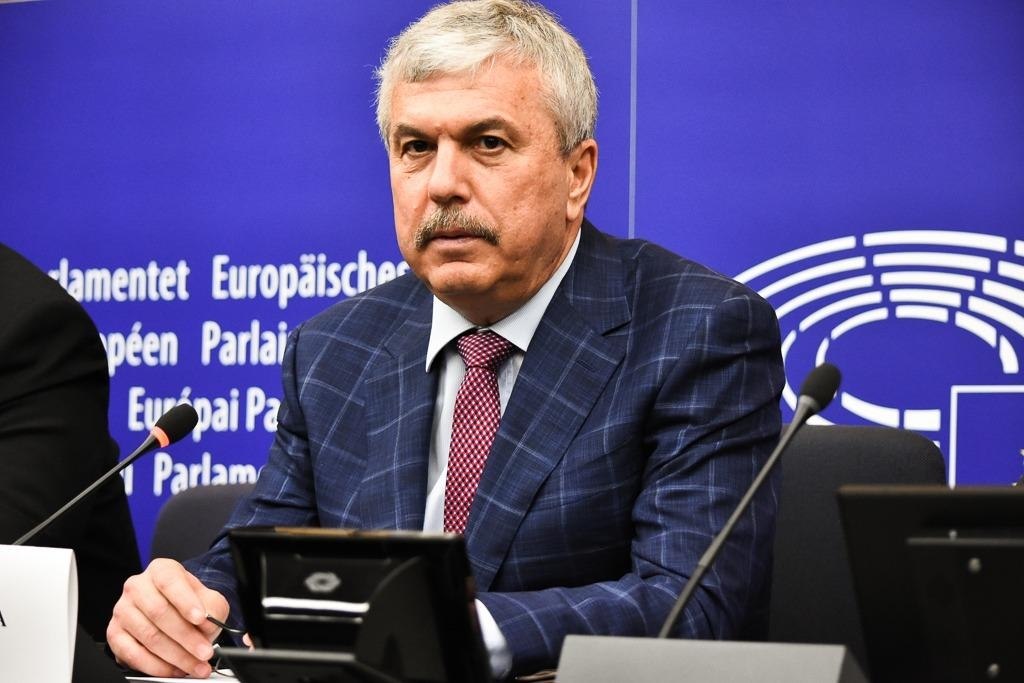 Europarlamentarul Dan Nica l-a dat în judecată pe George Simion: „Nu am, nu am avut diguri, iazuri, bălți de pește, baraje!”