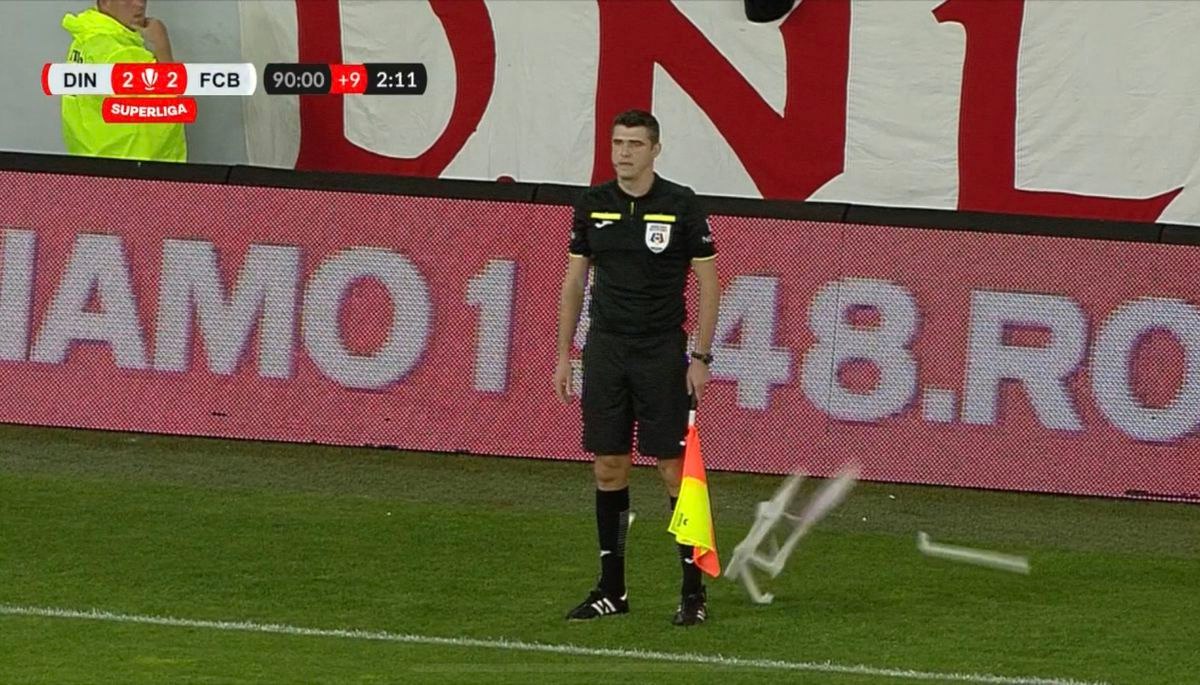 Haos la Dinamo – Botoșani. Arbitrul, la câțiva centimetri de o tragedie după ce huliganii s-au dezlănțuit