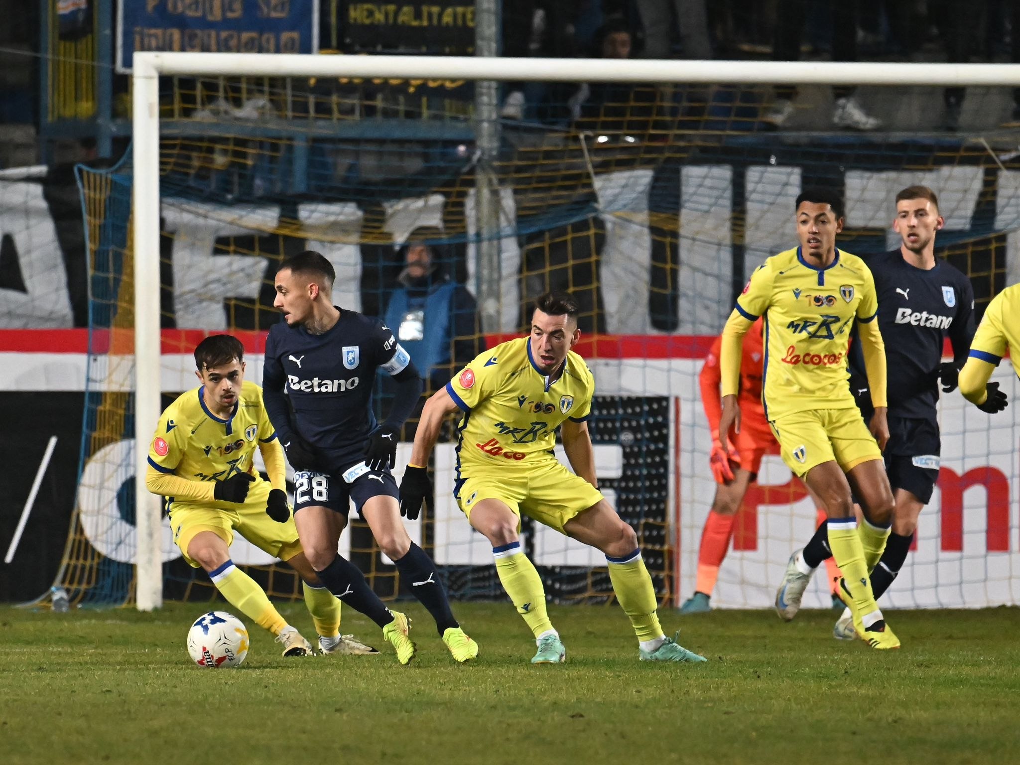 Cupa României la fotbal: la Ploiești, Universitatea Craiova a lăsat-o pe Petrolul cu buza umflată