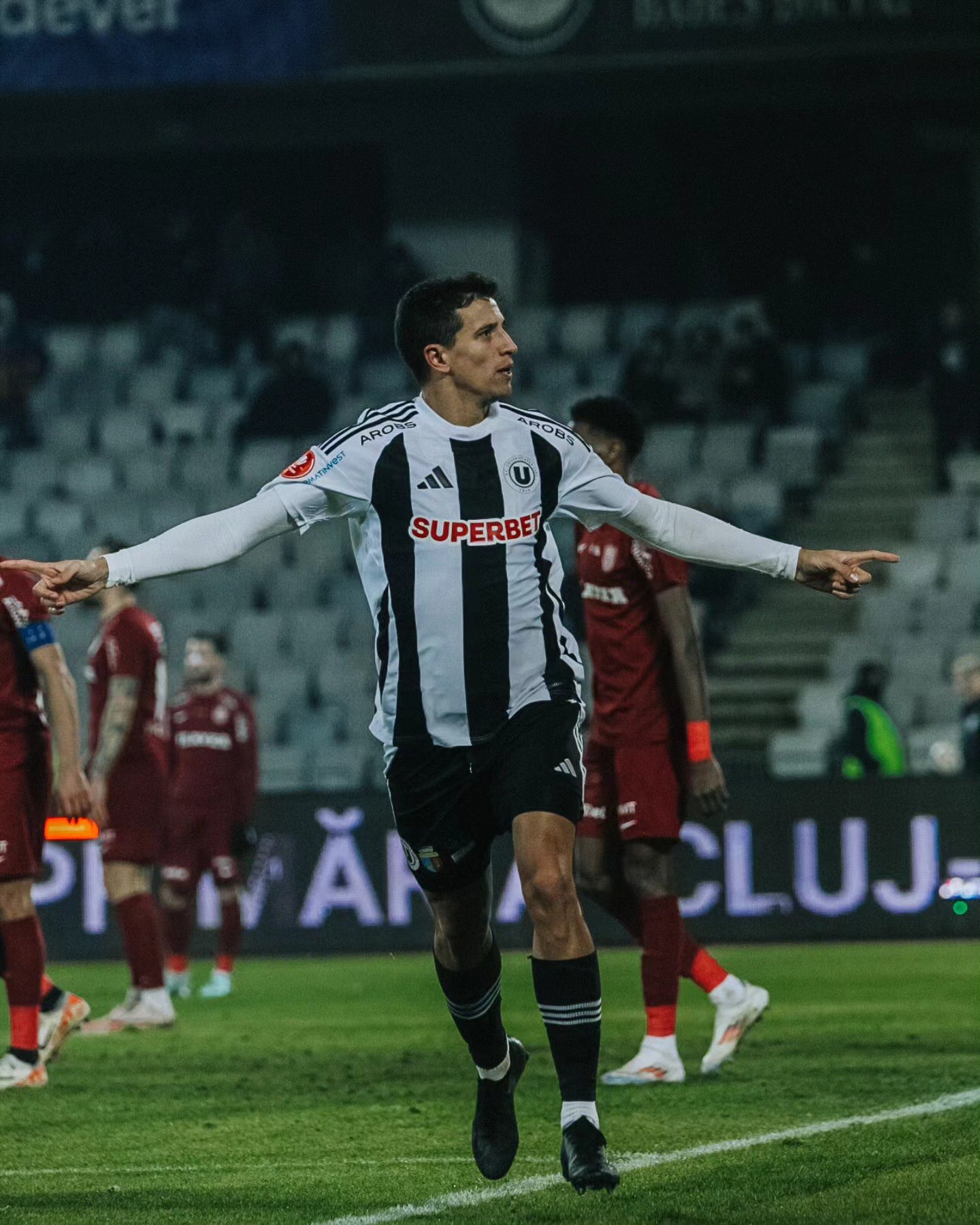 U Cluj, două dintr-o lovitură: a răpus-o pe CFR și a detronat-o pe FCSB