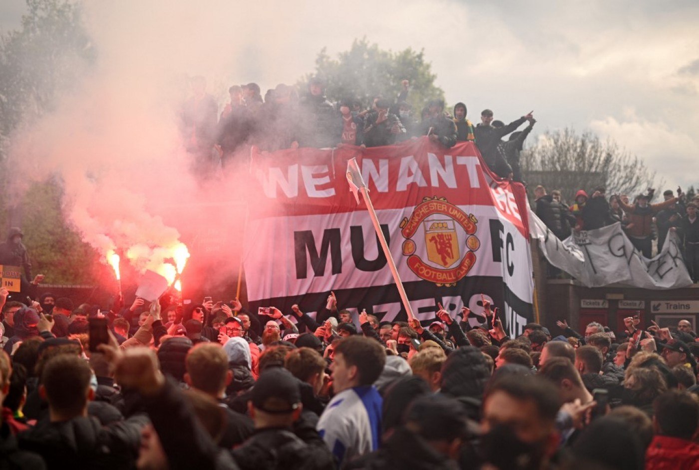 Arbitru român trimis să împartă dreptatea la meciul echipei Manchester United din Liga Europa