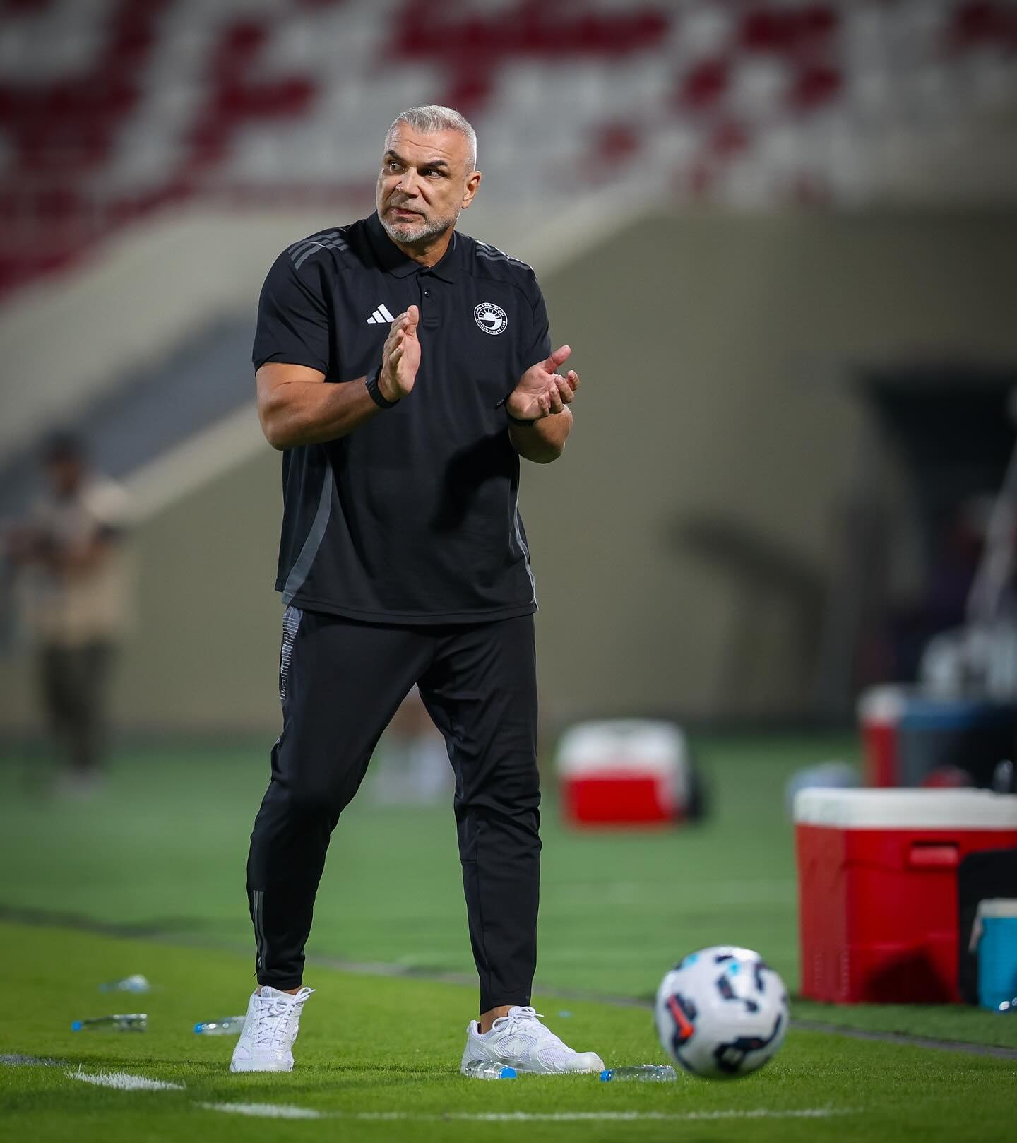 Cosmin Olăroiu este pe cămile mari în Emiratele Arabe Unite: succes cu goluri multe și calificare