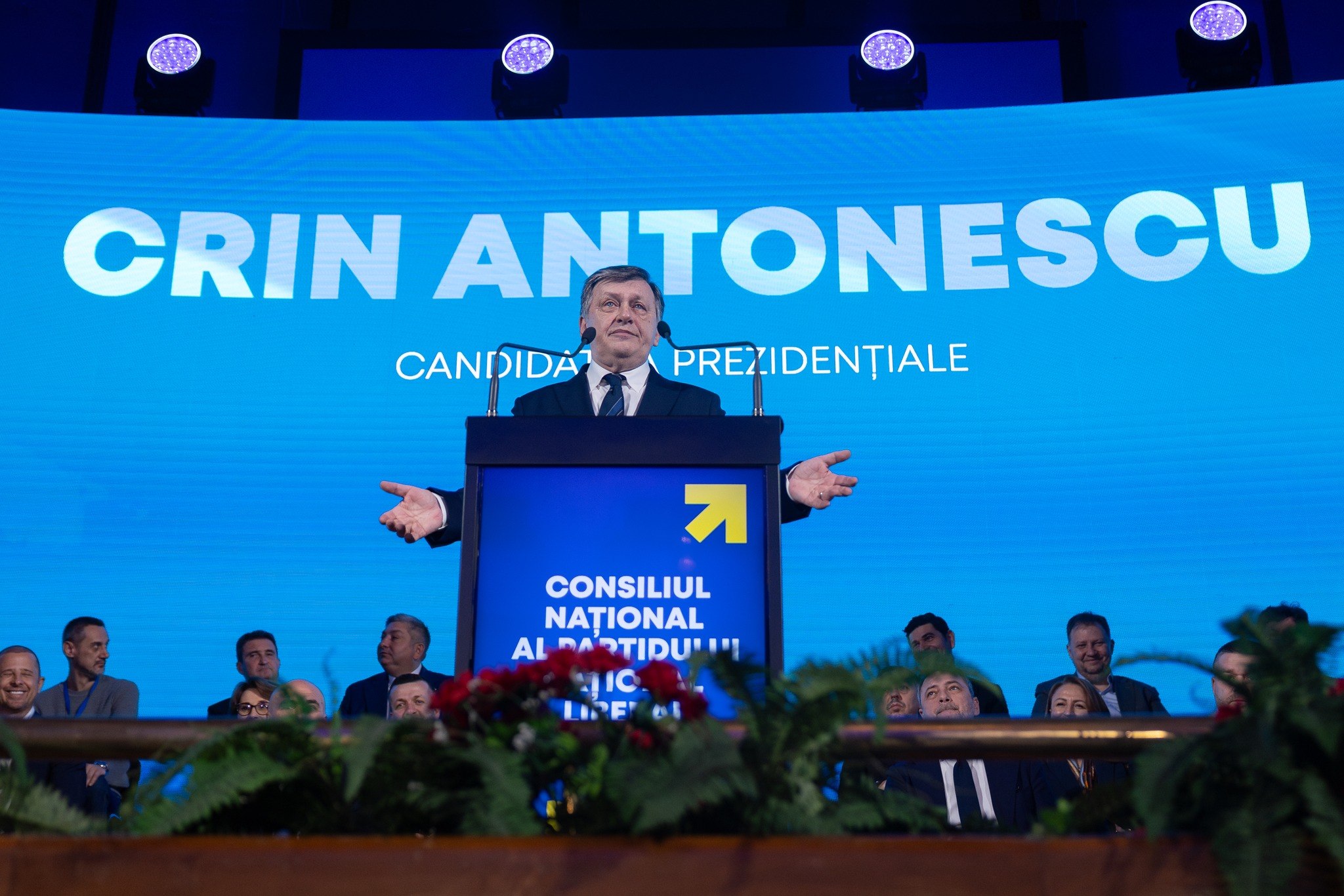 UDMR a validat candidatura lui Crin Antonescu la alegerile prezidenţiale. Decizia Consiliul Reprezentanţilor Unionali