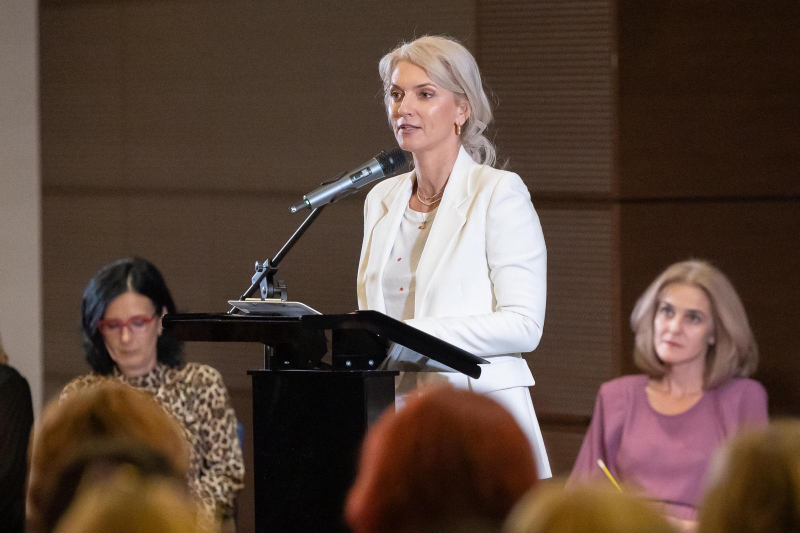 Alina Gorghiu anunţă o iniţiativă legislativă pentru toleranţă zero faţă de droguri la volan