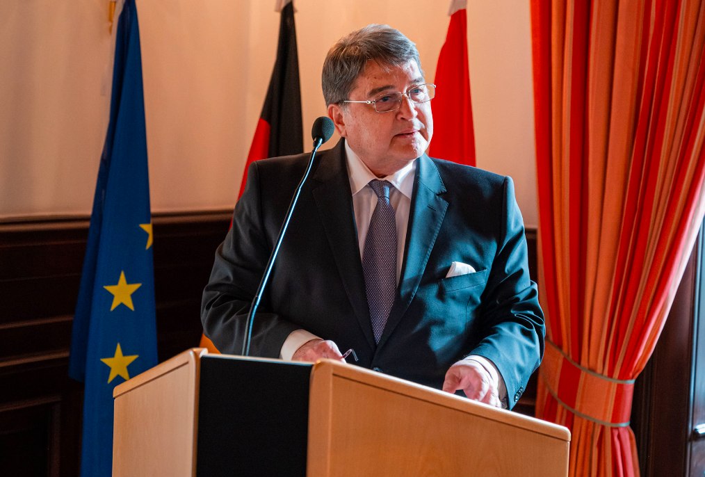 Emil Hurezeanu rămâne la conducerea MAE. Actualul ministru de Externe nu va fi demis