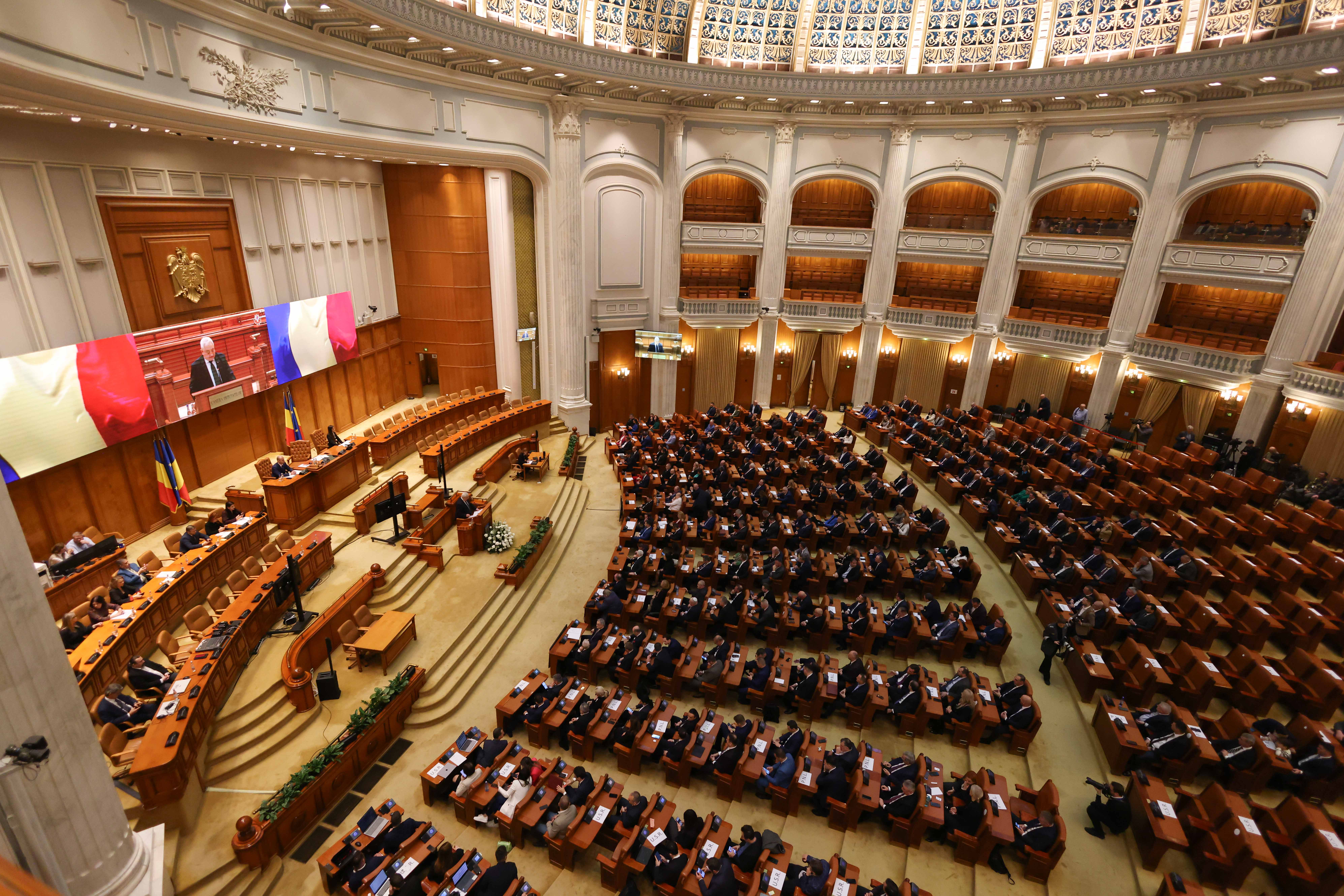 USR nu votează moțiunea de cenzură împotriva Guvernului. Ghinea: „Este un cadou pe care Simion îl face lui Marcel Ciolacu”