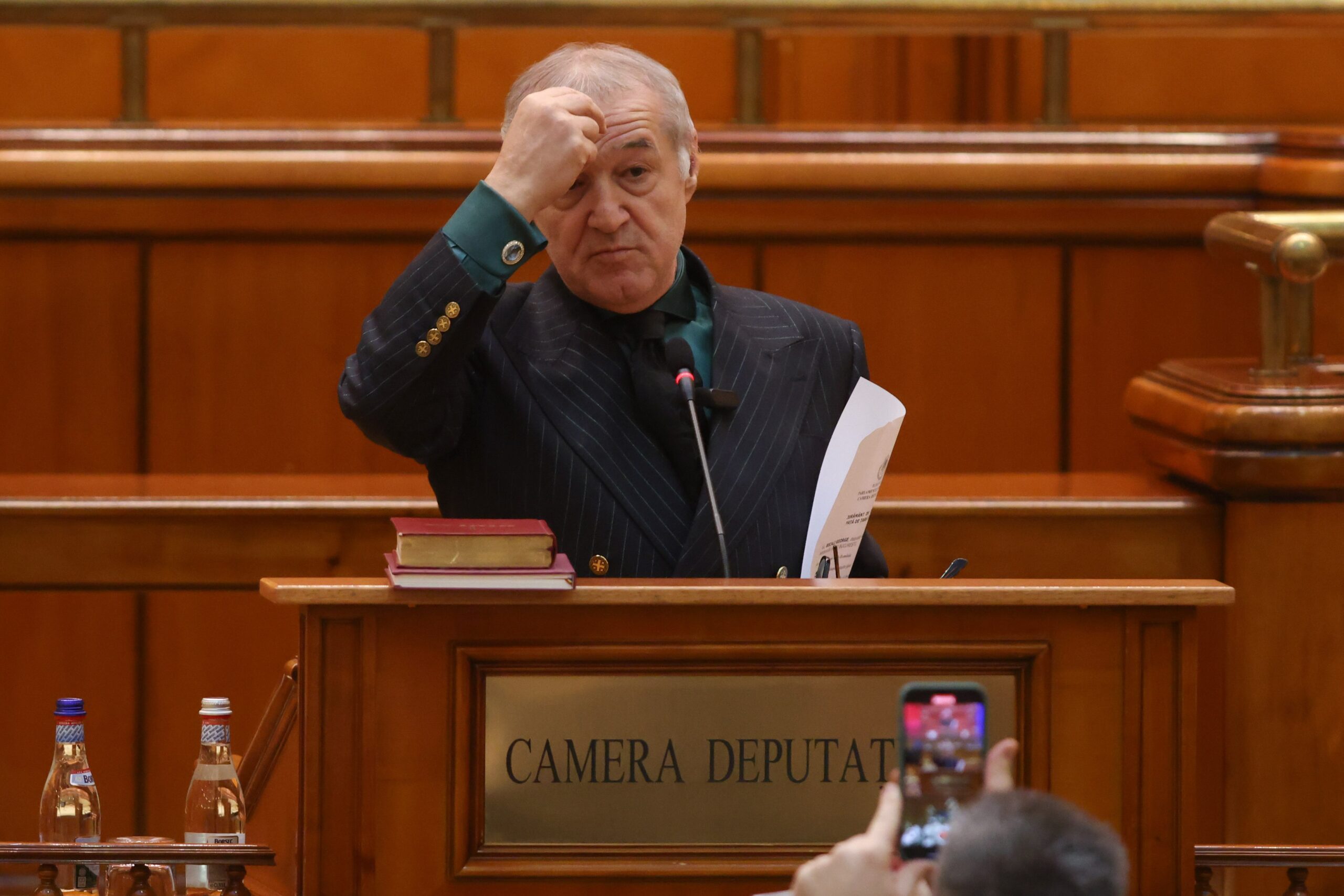 Ce pensie are Gigi Becali. „Ce-mi dați, bă, atâția bani?!”