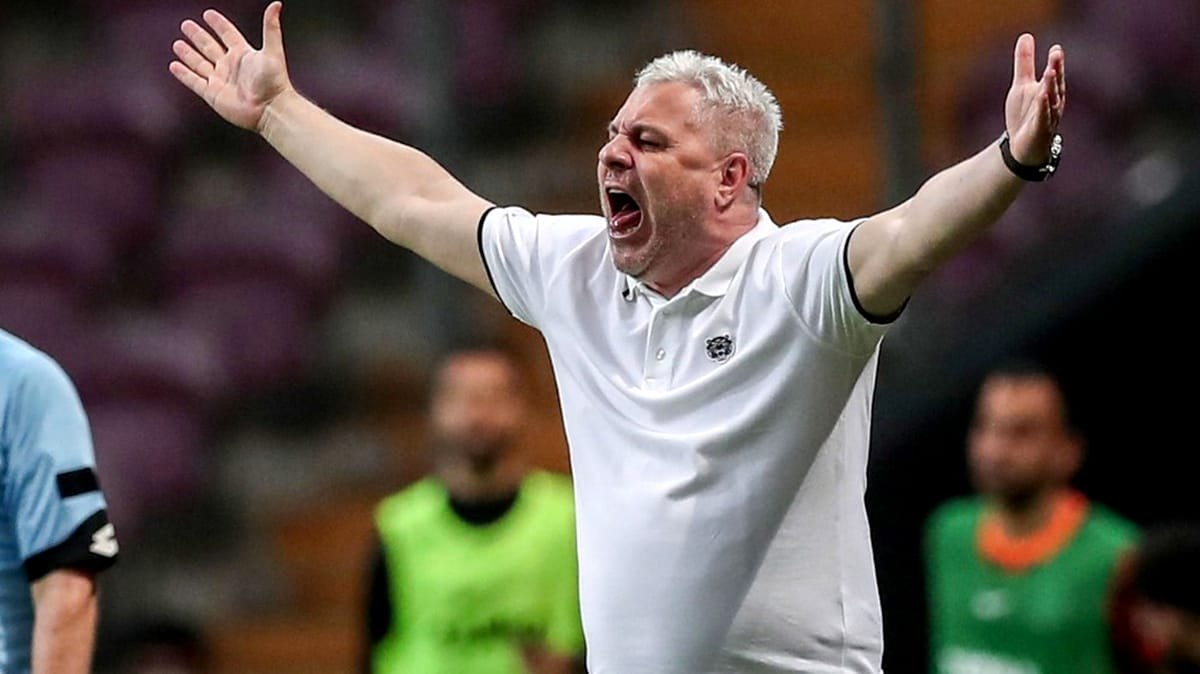 Conducerea Rapidului, sătulă de ieșirile în decor ale lui Șumudică. Șefii îi transmit să se maturizeze