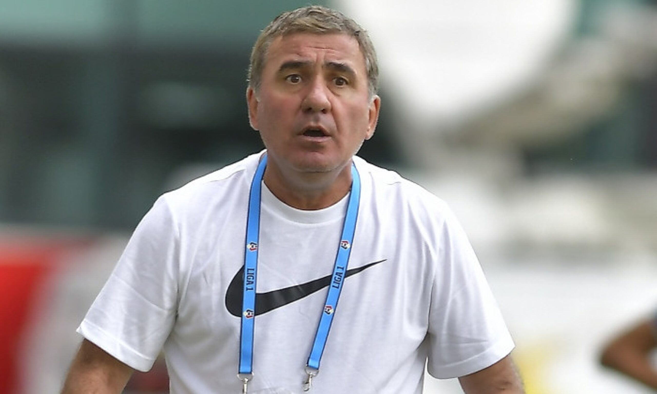 Hagi a stabilit un preț prohibitiv la autobiografia lansată la împlinirea vârstei de 60 de ani